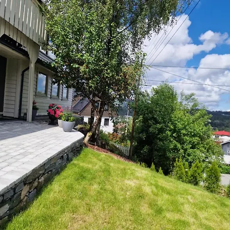 Апартаменти I Underetasje Eidsvag I Asane Берген