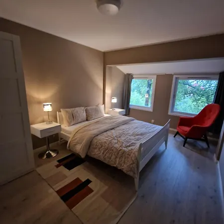 Апартаменти I Underetasje Eidsvag I Asane *
