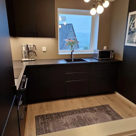 I Underetasje Eidsvag I Asane