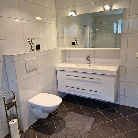 Апартаменти I Underetasje Eidsvag I Asane Берген