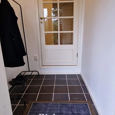 Апартаменти I Underetasje Eidsvag I Asane *