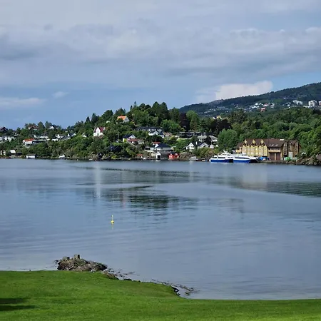 Апартаменти I Underetasje Eidsvag I Asane *